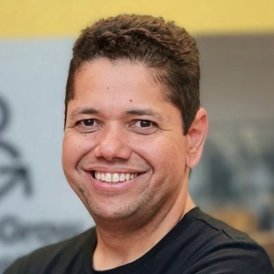 Portrait of Lucio Santana, founder of Sarandip